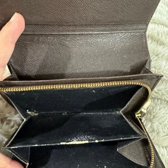 Louis Vuitton Damier Ebene Wallet | Classic Canvas | Authentic - Picture 3 of 5
